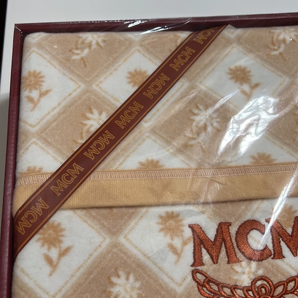 MCM blanket - Picture 9 of 12